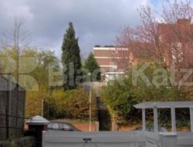 			Studio Apartment, 1 bath, 1 reception Ground Floor Flat			 Coolhurst Road, CROUCH END